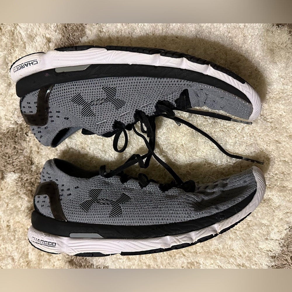 Under Armor Speed tennis shoes
